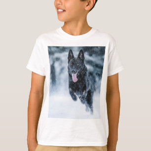 Camiseta German shepherd preto no Cobrir da escova de neve