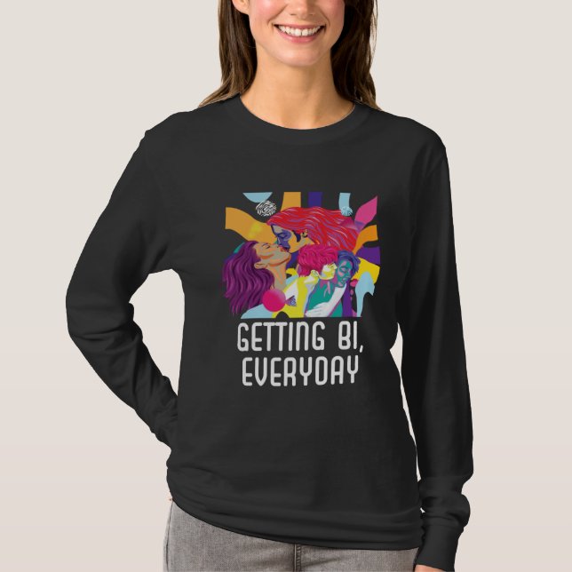 Camiseta Getting Bi Everyday Bisexual Rainbow Pride Bisexua (Frente)