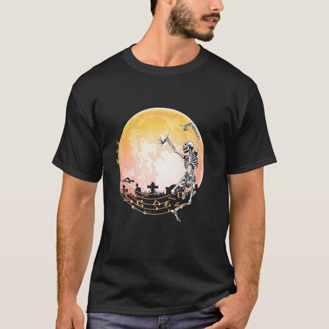 Camiseta Ghost Dancing Witch Skeletal in a Graveyard (Frente)