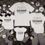 Camiseta Ghost Ghost do Halloween Halloween, Estação de Spo<br><div class="desc">Abraçar a estação assustadora no estilo puro-efeito com a nossa T-Shirt Ghost Ghost Halloween Personalizada. Esta camisa encantadora combina todos os seus elementos favoritos do Dia das Bruxas em uma peça obrigatória. Com um adorável gato preto vestido de fantasma, esta camisa é uma alegre homenagem aos fanáticos felinos e aos...</div>