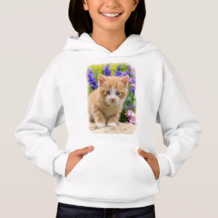 Camiseta Ginger Cat Kitten em um Jardim de Flores -