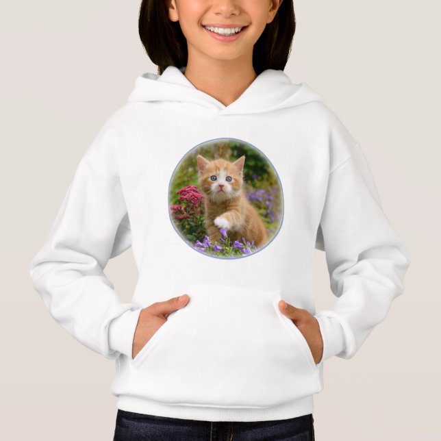 Camiseta Ginger Cat Kitten em uma foto de jardim - (Frente)