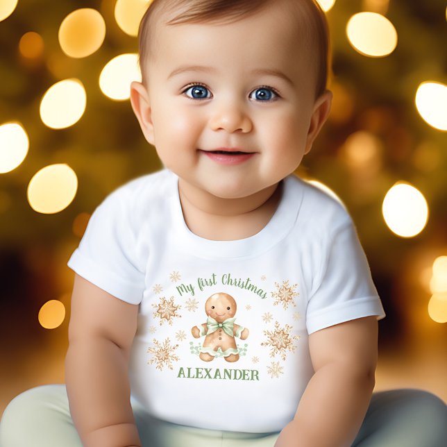 Camiseta Gingerbird Man Green Beige Primeiro Natal (Gingerbread Man Green Beige First Christmas Baby T-Shirt)