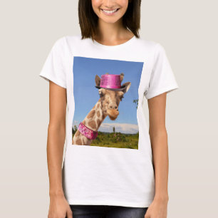 Camiseta Girafa com um chapéu rosa brilhante