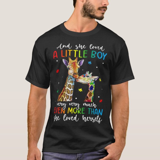 Camiseta Girafa Ela Adorava Um Menino Autismo Sensibilizaçã (Frente)
