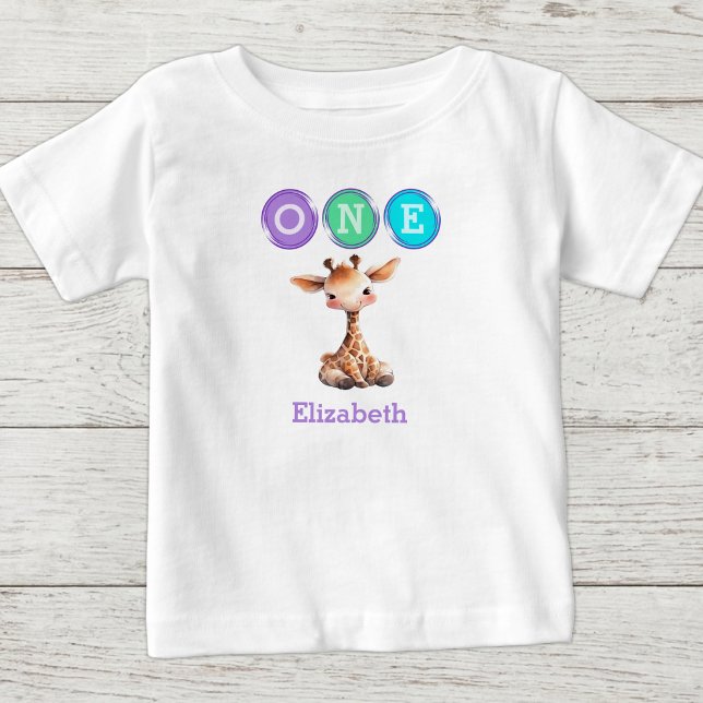 Camiseta Giraffe 1º Aniversário um com nome roxo (Criador carregado)