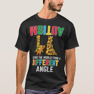 Camiseta Giraffe Autismo Vendo o Mundo de um Ângulo Diferen