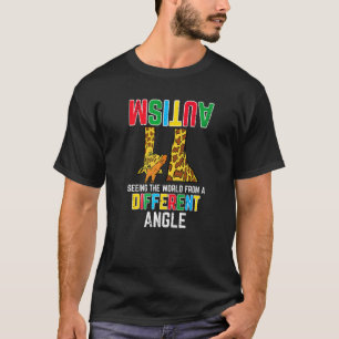 Camiseta Giraffe Autismo Vendo o Mundo de um Ângulo Diferen