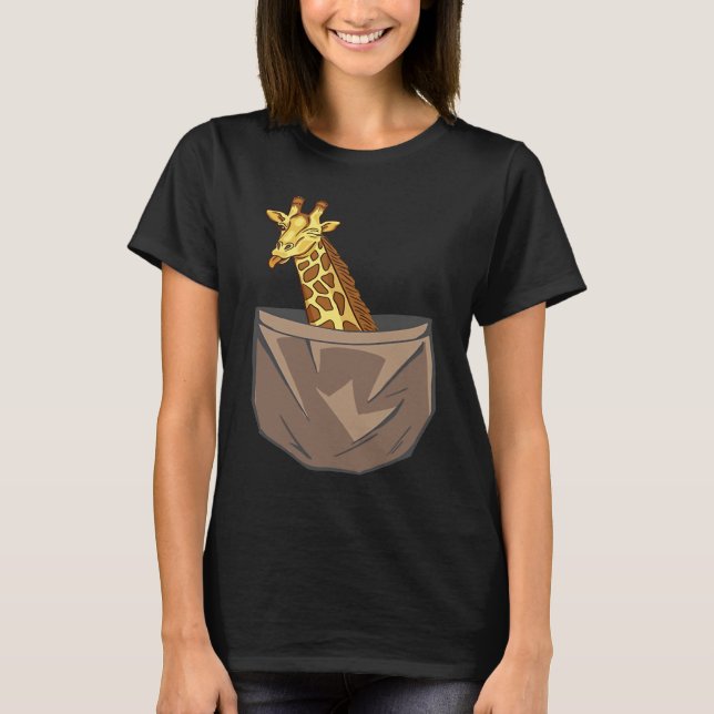 Camiseta Giraffe In A Pocket Tall Animal Safari (Frente)