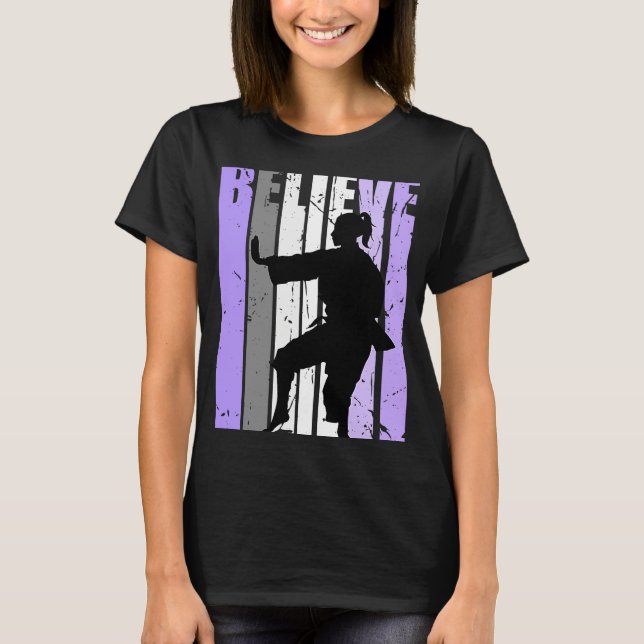 Camiseta Girls Purple Distressed Believe Karate Girl White  (Frente)