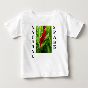 Camiseta Glistening Red Ginger Flower and Rain-Kissed Leave