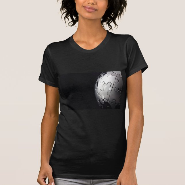 Camiseta Globo do cromo com fundo preto (Frente)