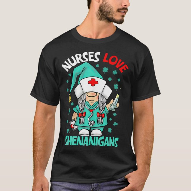 Camiseta Gnome Nurses Love Shenanigans Nurse St Patricks Da (Frente)