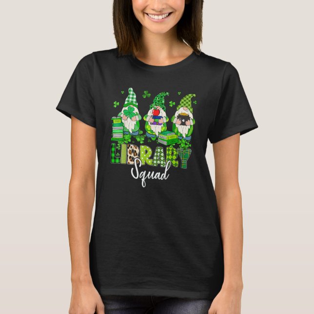 Camiseta Gnomes Leopard Shamrock Library Squad St Patricks  (Frente)