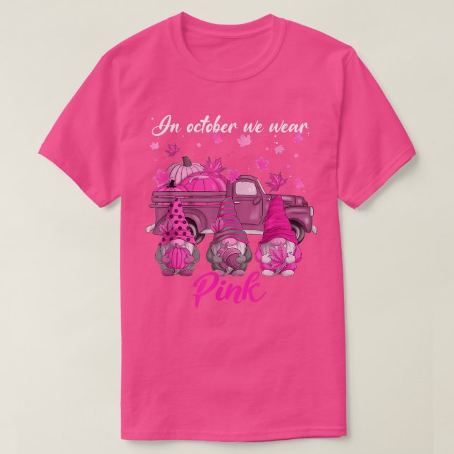 Camiseta Gnomo Fazenda Caminhão Em Outubro Vestimos Ca Rosa (Frente do Design)
