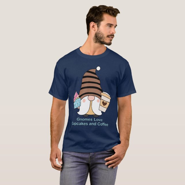 Camiseta Gnomos adoram Cupcakes e café Unisex (Frente Completa)