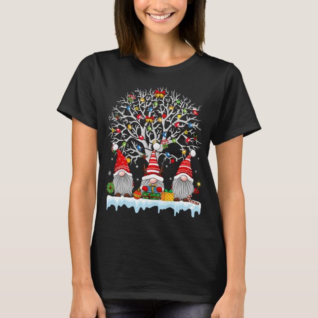 Camiseta Gnomos Cons Felizes Família Luz de Natal Gnomo Xma (Frente)