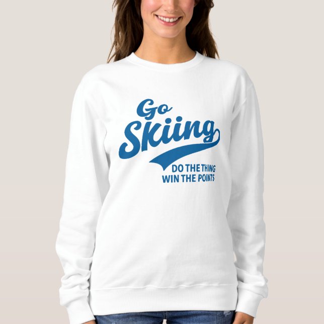 Camiseta Go Skiing – Minimal Winter Sports Typography Desig (Frente)