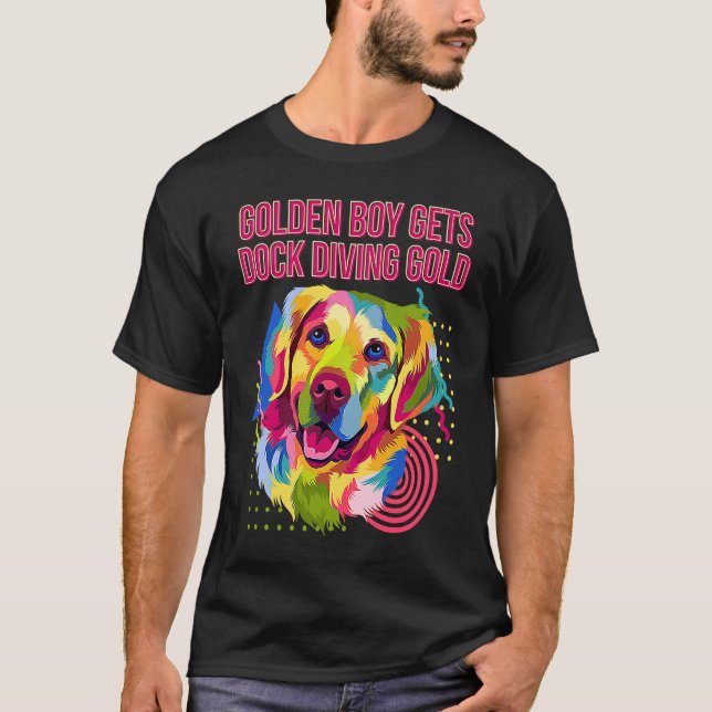 Camiseta Golden Boy Gets Dock Diving Gold  Golden Retriever (Frente)