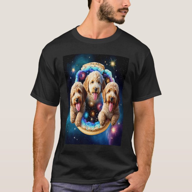 Camiseta Goldendoodle In Space With Donuts Cute Doodle Boys (Frente)