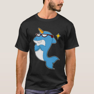 Camiseta Golfinho como Unicórnio com Óculos.PNG