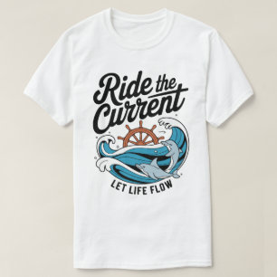 Camiseta Golfinhos Repletos Navegando Onda e Roda de Navio