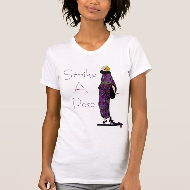 Camiseta Golpeie uma pose (Frente)