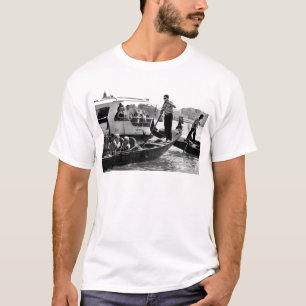 CAMISETA GONDOLIERS DE VENEZA EM PRETO E BRANCO