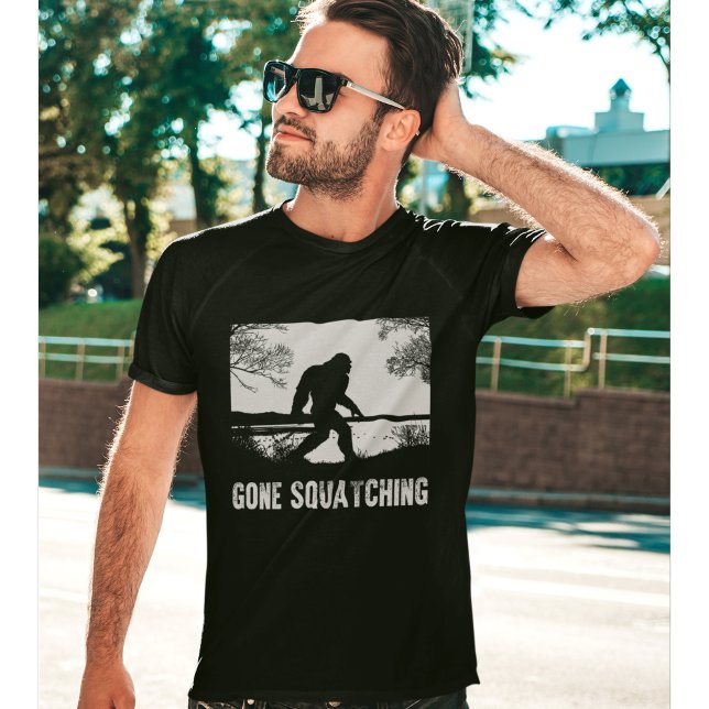 Camiseta Gone Squatching Funny Big Foot Lovers (Criador carregado)