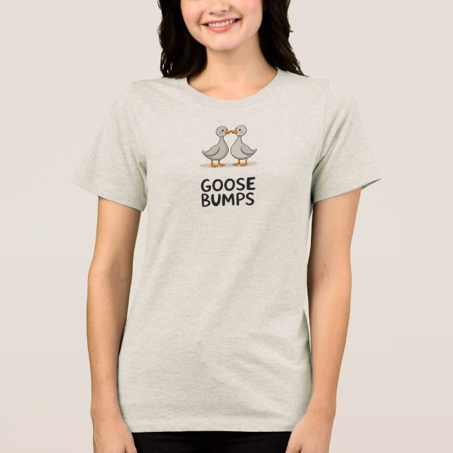 Camiseta Goose Bumps – Cute Kissing Geese Pun Design (Frente)