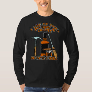 Camiseta Gosto Das Minhas Ferramentas Bourbon E Cigarros E 