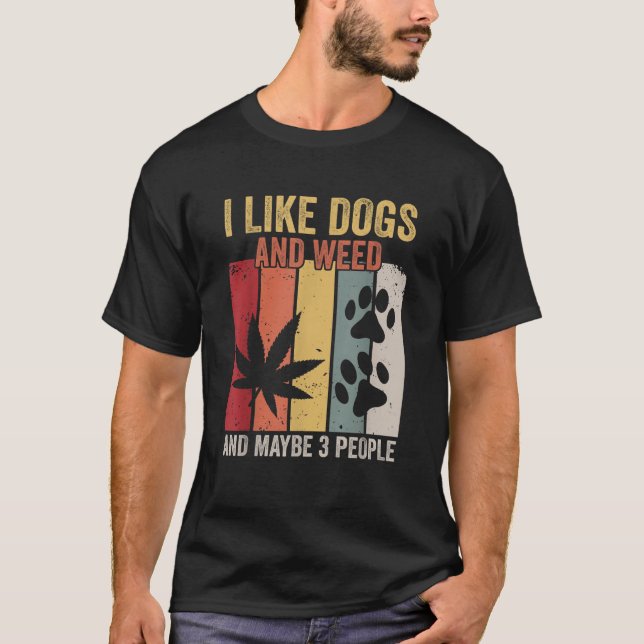 Camiseta Gosto De Cães E De Erva E Talvez De 3 Pessoas (Frente)