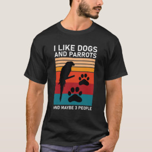 Camiseta Gosto De Cães E Papagaios E Talvez De Três Pesso