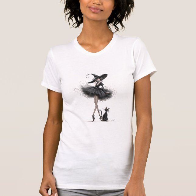 Camiseta Gothic Witch & Cat – Dark Feminine Witchcore Art (Frente)