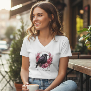 Camiseta Gótico Floral de Corvo Academia Sombria Decote V