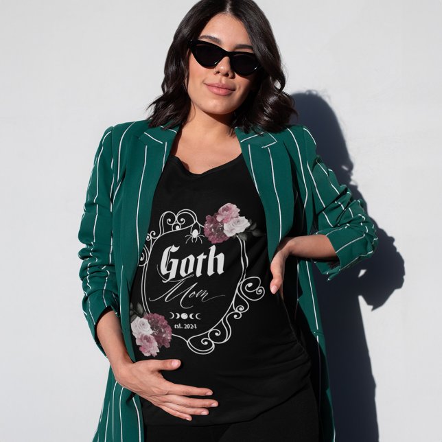 Camiseta Gótico Mãe Gravidez Anúncio de Gravidez (Goth Mom Pregnancy Announcement Floral Crest T-Shirt)