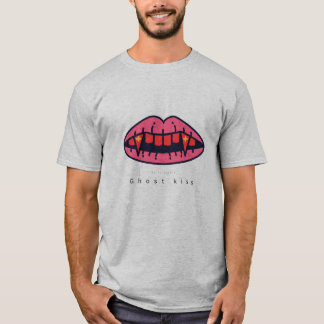 Camiseta Gráfica Assustadora Beijo de Fantasma