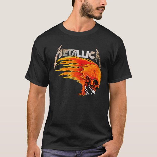 Camiseta Gráfica Caveira Flamejante da Metallica � (Frente)