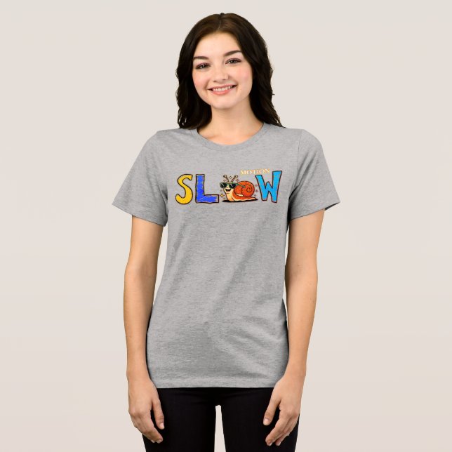 Camiseta Gráfica de Caracol Fofo e Lento (Frente Completa)