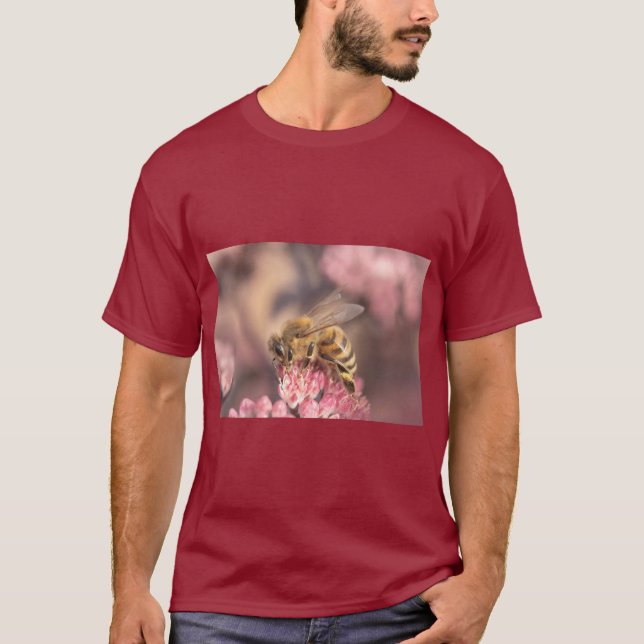 Camiseta Gráfica Doce Como A Natureza Do Mel (Frente)