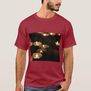 Camiseta Gráfica Estética de Velas Aconchegantes