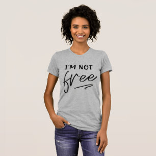 Camiseta Gráfica "EU NÃO Estou Livre" Feminina - C