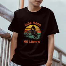 Camiseta Gráfica Hard No Limits Retro Sunset para