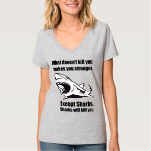 Camiseta Gráfica – O Que Não Mata Humor Tee
