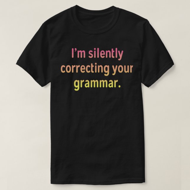 Camiseta Gramática Humorosa - Dotação Linguística em Inglês (Frente do Design)