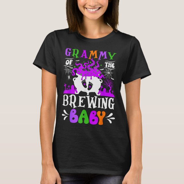 Camiseta Grammy Of The Brewing Baby Grandma To Be Halloween (Frente)