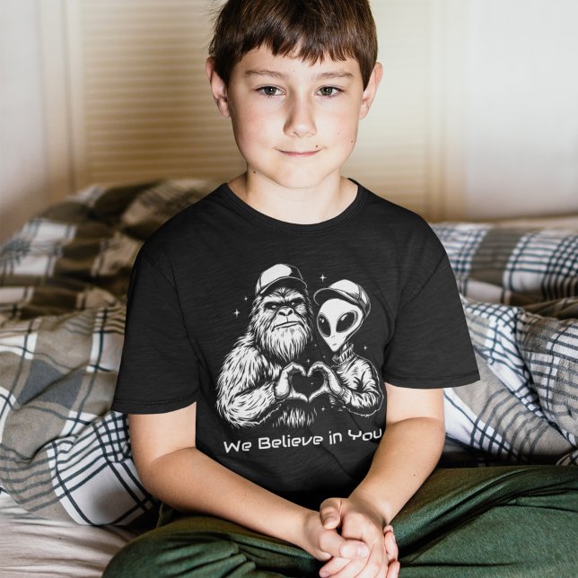 Camiseta Grande Pé e Alienígena Afirmação Positiva Engraçad (Criador carregado)