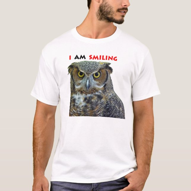 Camiseta Grande sorriso da coruja horned (Frente)