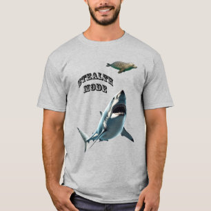 Camiseta Grande Tubarão Branco Perseguindo uma Foca Submers