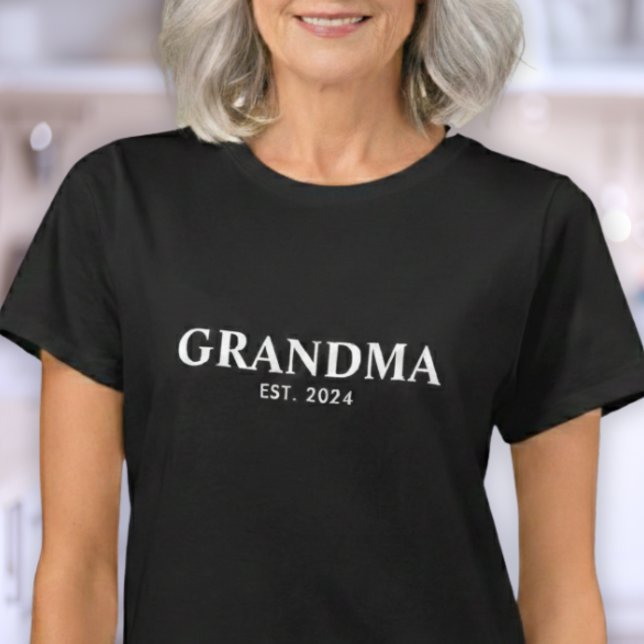 Camiseta Grandma Established New Grandma Gift (Criador carregado)
